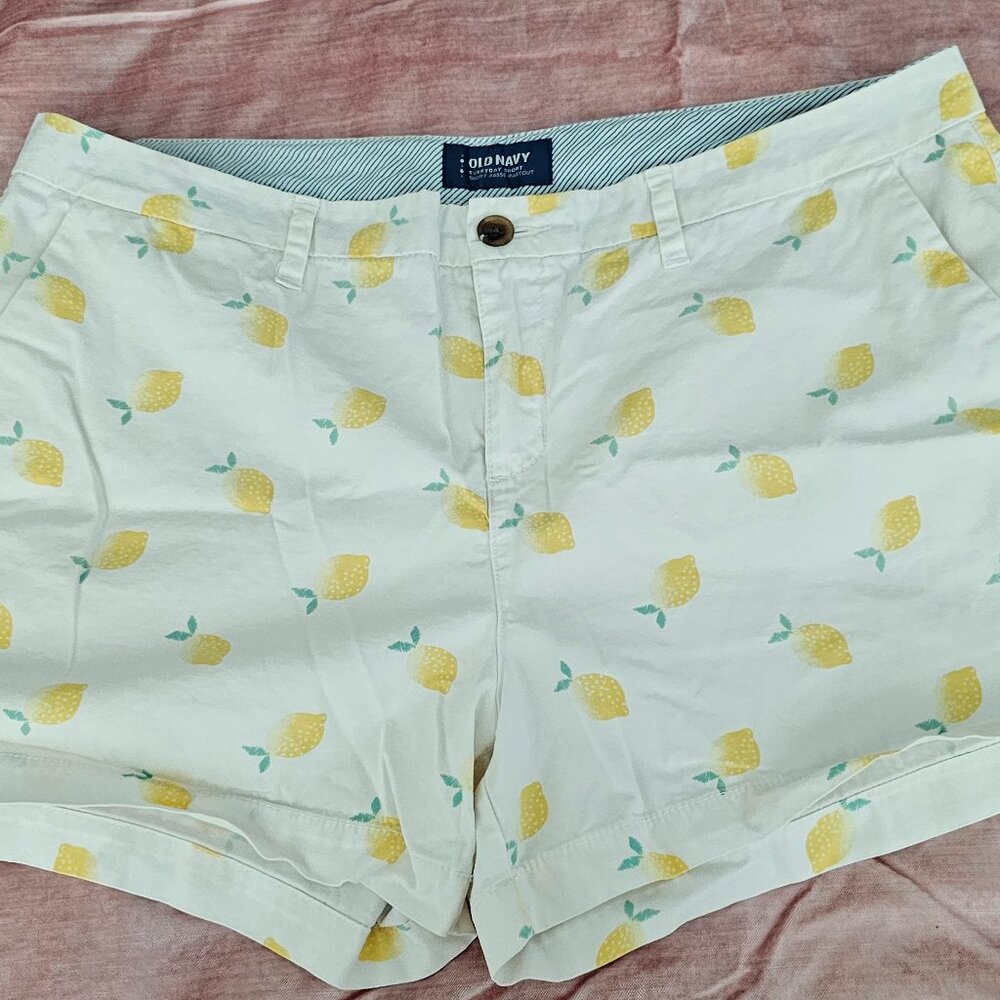 Old Navy womans shorts